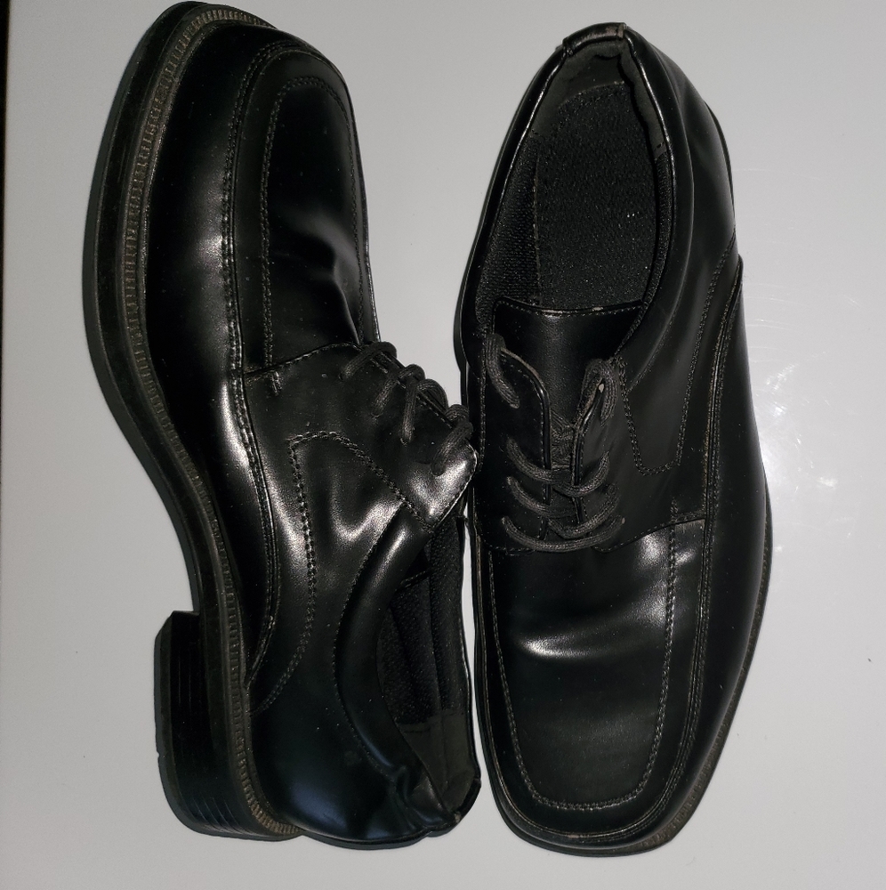 Shoes - Picture 2 of 4